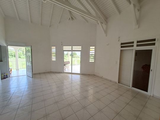 Location Maison 4 pièces 100m² STE ROSE 97115 - Photo 1