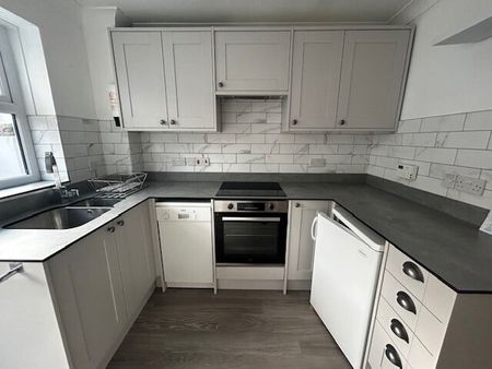 York Road, Eastbourne - Photo 4