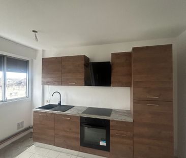Location Appartement 4 pièces 93m² - Photo 3