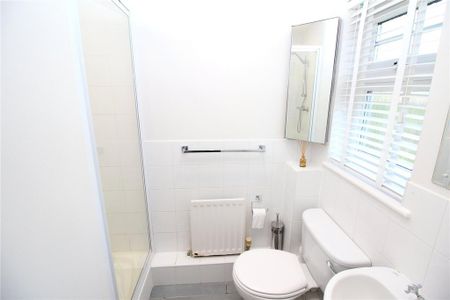 3 bedroom end of terrace house to rent - Photo 3