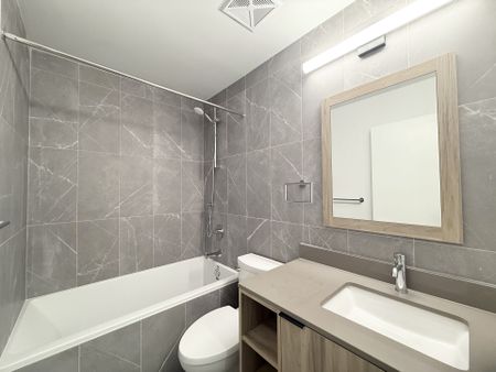 For Lease - 1037 The Queensway, Etobicoke Quay, Toronto, Ontario - Photo 4