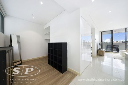 Fully Furnished One Bedroom plus Study Apartment - Photo 2