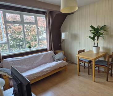 1 Bed Flat, Oakworth Court, N8 - Photo 2
