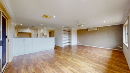 Family home In South Dubbo - Photo 3