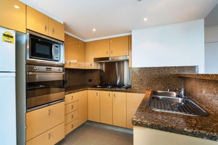 LUXURY LIFESTYLE WITH VIEWS - Photo 2