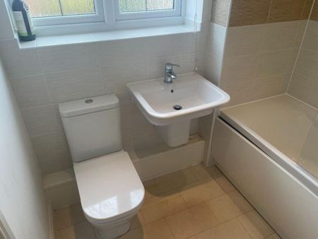 2 bedroom detached house to rent - Photo 5