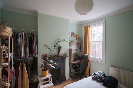 2 Bed Flat, Canon Beck Road, SE16 - Photo 2