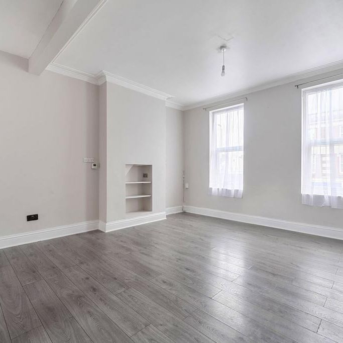 4 bedroom flat to rent - Photo 1