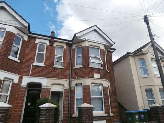 Newcombe Road, Southampton, SO15 - Photo 1