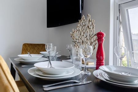 2 bedroom serviced apartment to rent - Photo 3