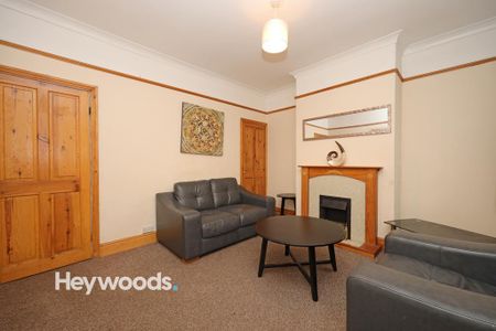 4 bedroom terraced house to rent - Photo 4