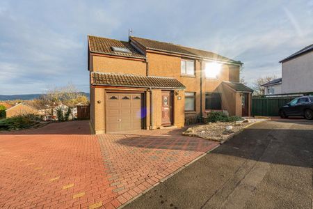 3 bedroom semi-detached house to rent - Photo 4