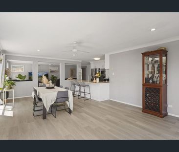 Spacious home with Swimming pool, large storage shed/ workshop, qui... - Photo 5