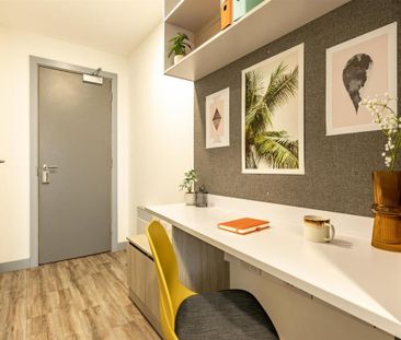 1 bedroom in a flat share to rent - Photo 5