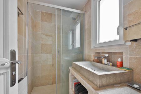 Appartement 3 pièces en duplex de 66 m² au 6ème étage avec ascenseur - Paris 6ème : rue de Fleurus - Jardin du Luxembourg - vue Panthéon - Photo 2