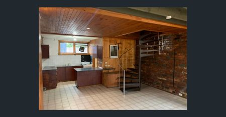 RUSTIC LIVING IN FASHIONABLE RICHMOND - Photo 3