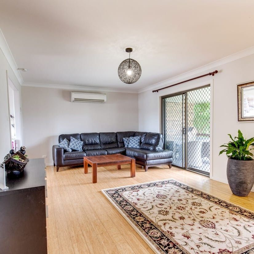 Neat 2 Bedroom Villa - Photo 1