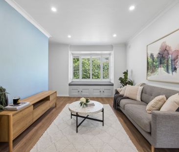 Beautifully renovated City-Fringe living - Photo 2