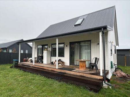 Charming Lake Hāwea Home - Photo 2