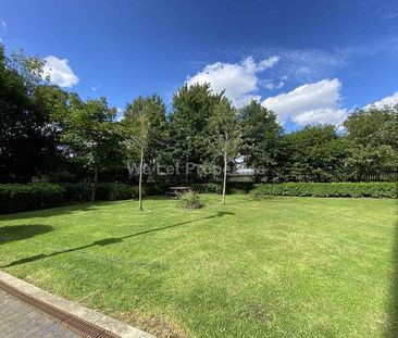 Christabel, Dalton Street, M40 - Photo 3