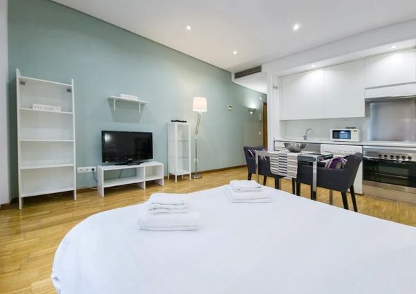 Calle de San Hermenegildo, Madrid, Community of Madrid 28015