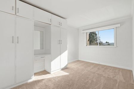 Immaculately presented 1 Bedroom Apartment - Photo 2