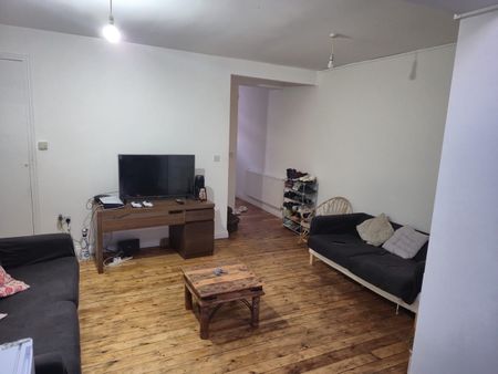 Room in a Shared House, Luton Road, E17 - Photo 2