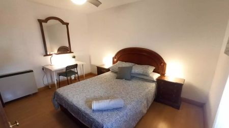 Room in a shared 2-bedroom apartment for rent in Numancia, perfect for professionals and students - Photo 5