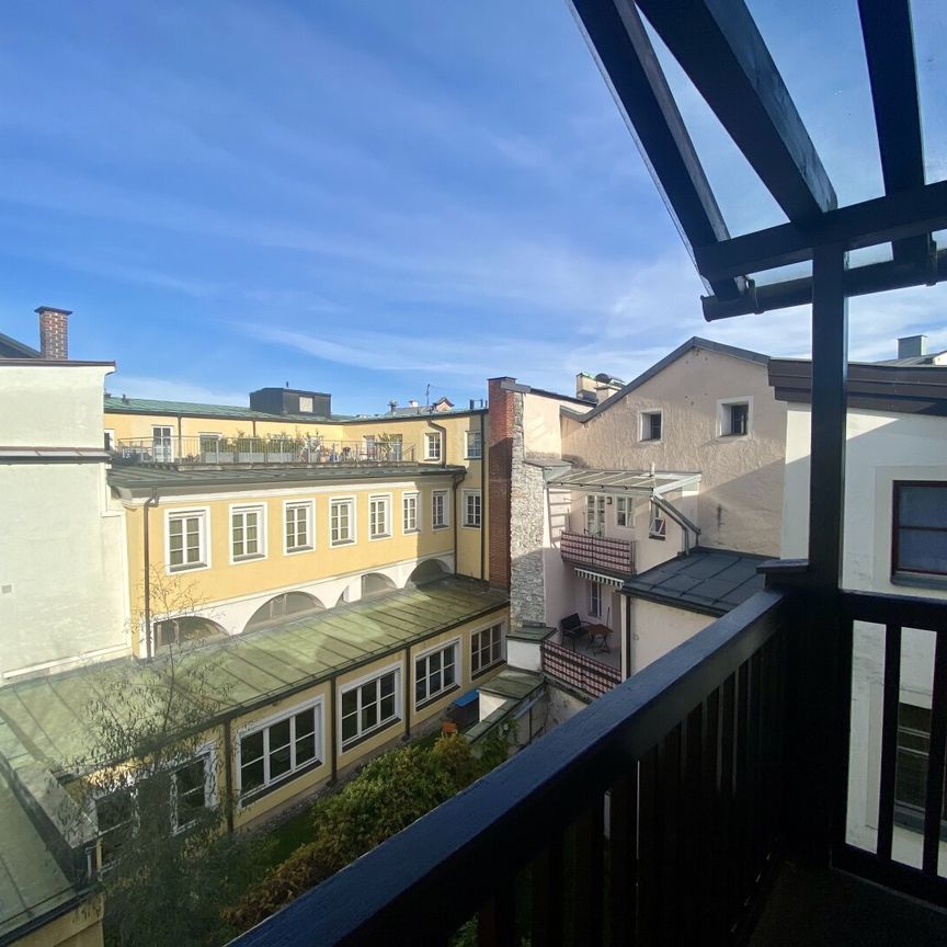 2-Zimmer-Wohnung mit Sonnenbalkon im Herzen der Halleiner Altstadt - Foto 1