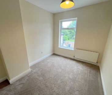3 bedroom Terraced House To Let - Photo 3