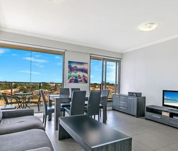 Modern 2-Bedroom Apartment in the Heart of Parramatta - Photo 4