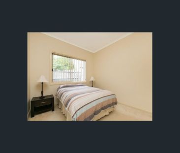 LOVELY THREE BEDROOM HOME IN IDEAL LOCATION - Photo 3