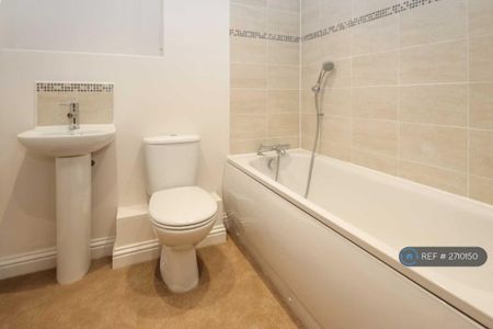 1 bedroom flat to rent - Photo 2