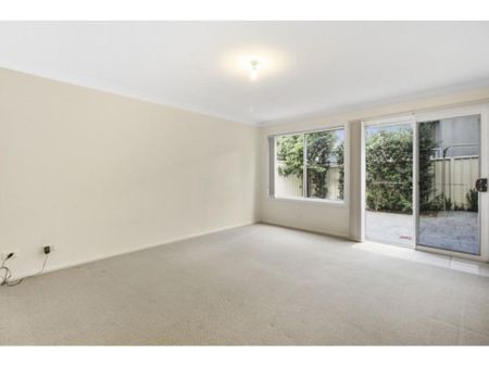 2 / 3 Chaffey Way, Albion Park, NSW 2527 - Photo 3