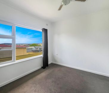 Family Friendly 3 Bedroom Home - Photo 2