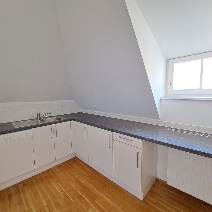 Ruhig gelegene Dachgeschoßwohnung in der Stempfergasse - Photo 1