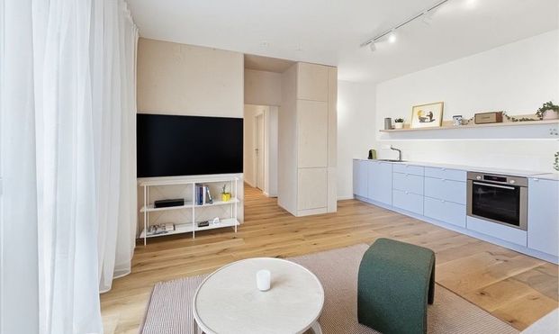 Nadštandardne zariadený 2 izbový byt na Hradnom kopci - Fotografia 1