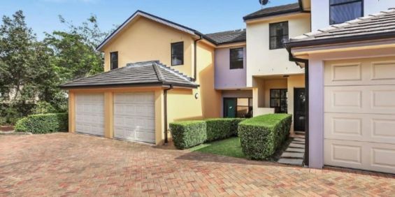 Light-Filled Townhouse in Prime Location - Photo 3