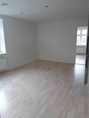 Skøn lejlighed midt i centrum - Photo 1