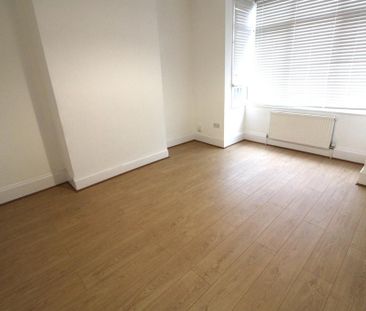 4 bedroom terraced house to rent - Photo 4