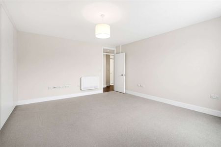 A well presented one bedroom apartment situated on the first floor of this purpose built building on the King’s Road, SW3. - Photo 2