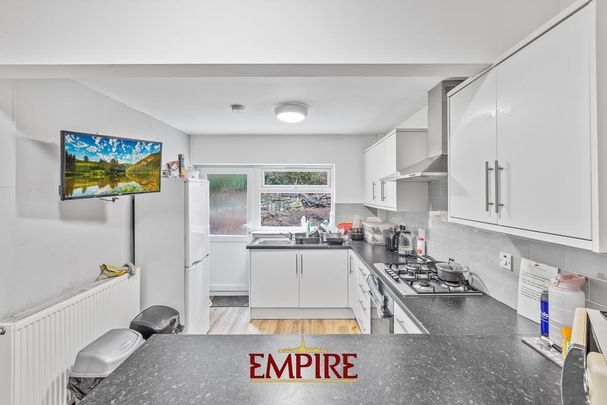 1 bedroom in a house share to rent - Photo 1