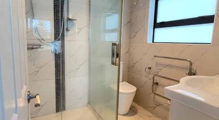 3 bedrooms with 3 bathrooms - Photo 4