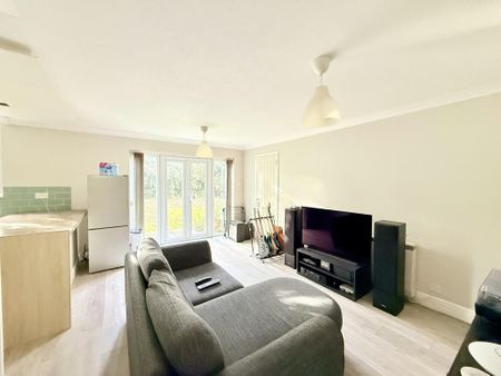 2 bedroom ground floor maisonette to rent - Photo 3