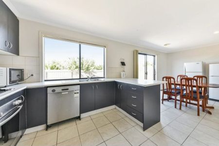 Waurn Ponds - Photo 4