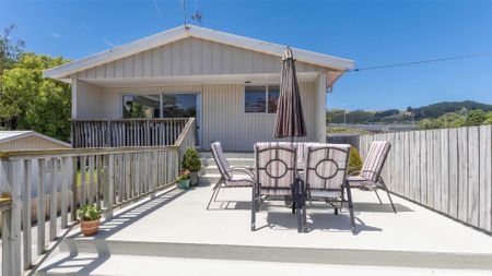6A Coates Street, Tawa - Photo 3