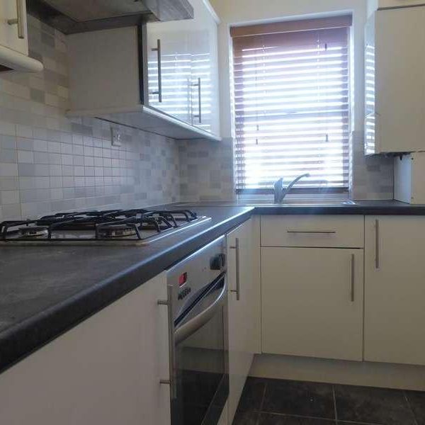 Cardiff Road, Reading, RG1 - Photo 1