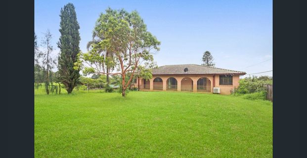 5 Bedroom for rent In Dural(uper level only) - Photo 1