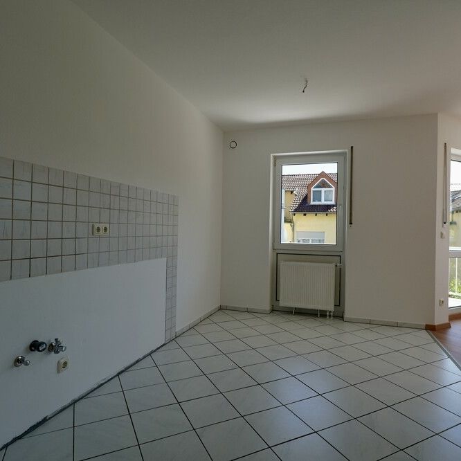 Sehr gepflegte und modernisierte zwei Zimmer Wohnung mit großem Sonnenbalkon in Eltville Martinsthal - Photo 1