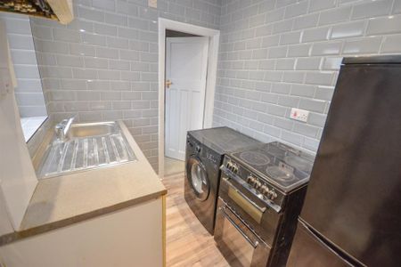 2 bedroom flat to rent - Photo 5